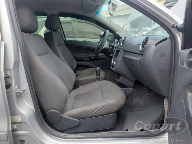 2009 VOLKSWAGEN GOL 