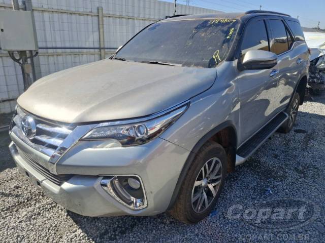 2017 TOYOTA HILUX SW4 