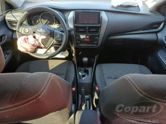 2025 TOYOTA YARIS SEDA 