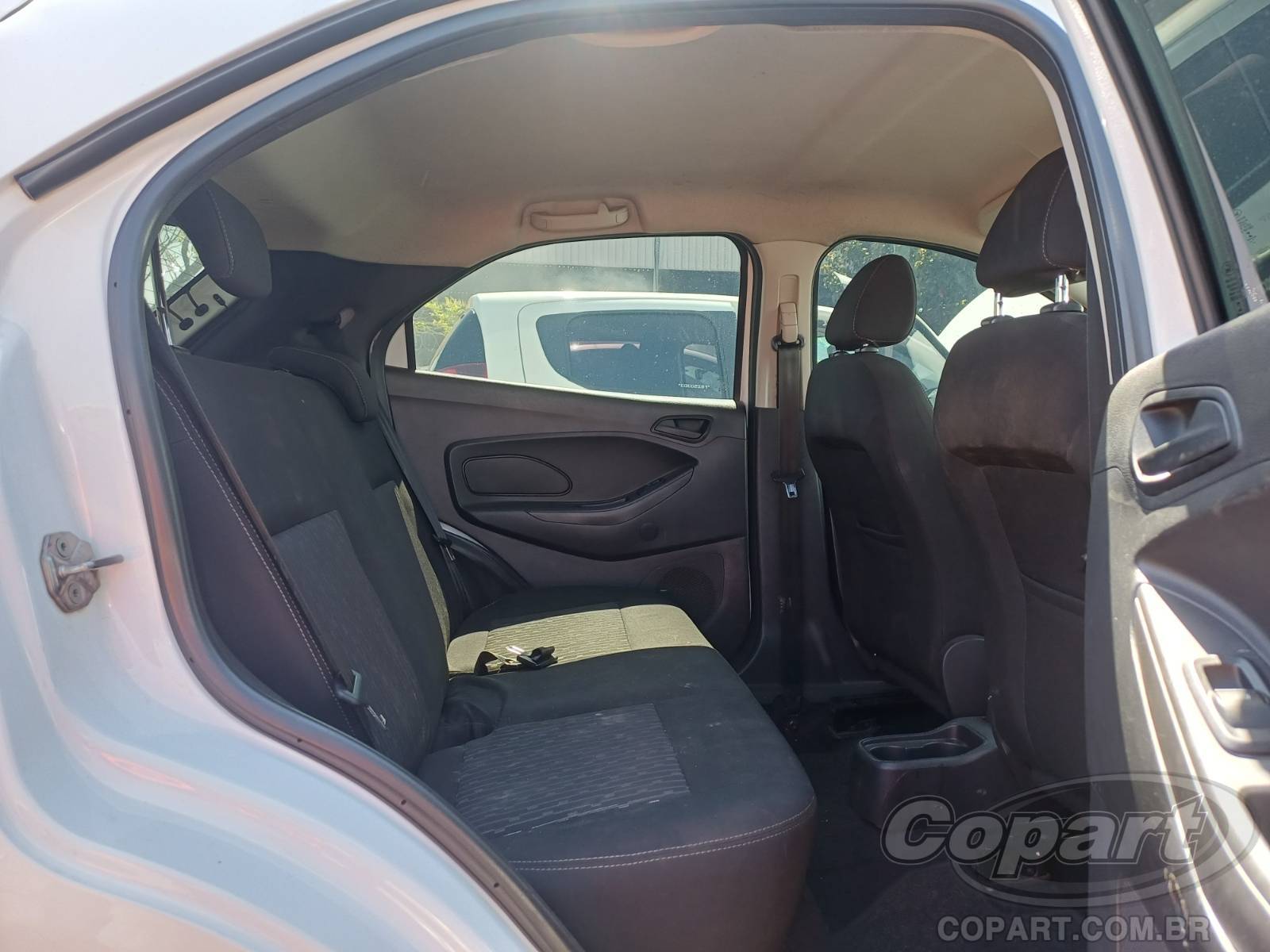 Foto 6 de 10: 2015 FORD KA