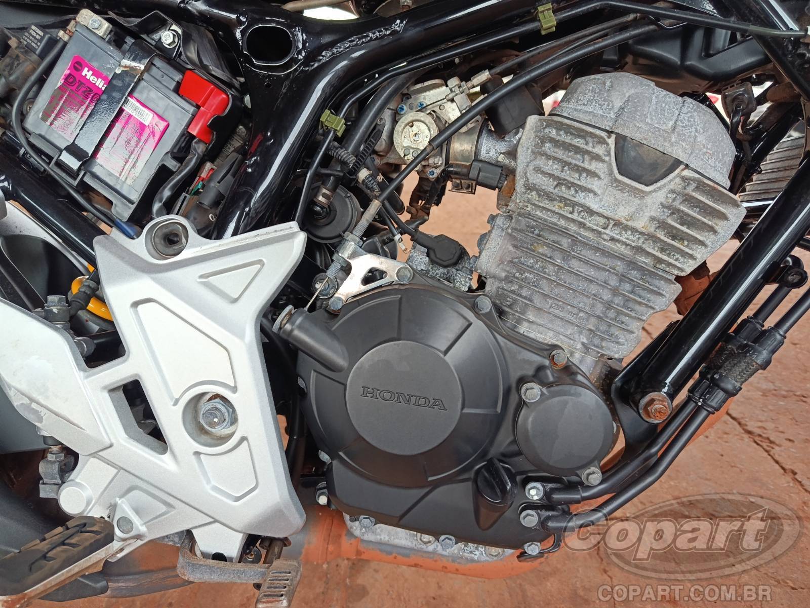 2023 HONDA CB 300F — foto 5 de 10
