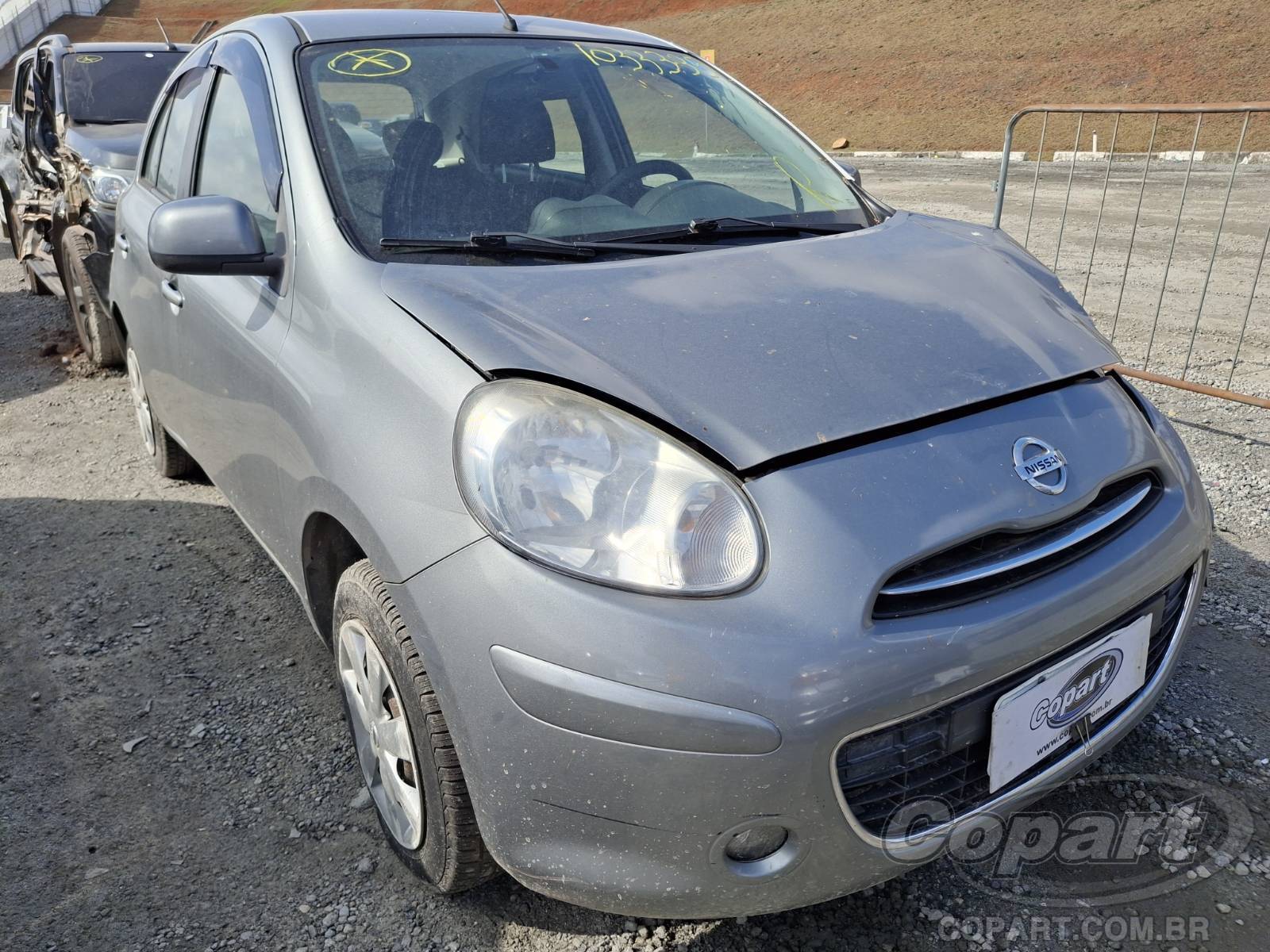Nissan March S 1.6 16V 2014 Colisão