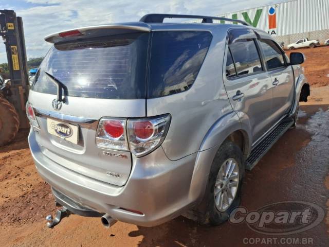 2015 TOYOTA HILUX SW4 