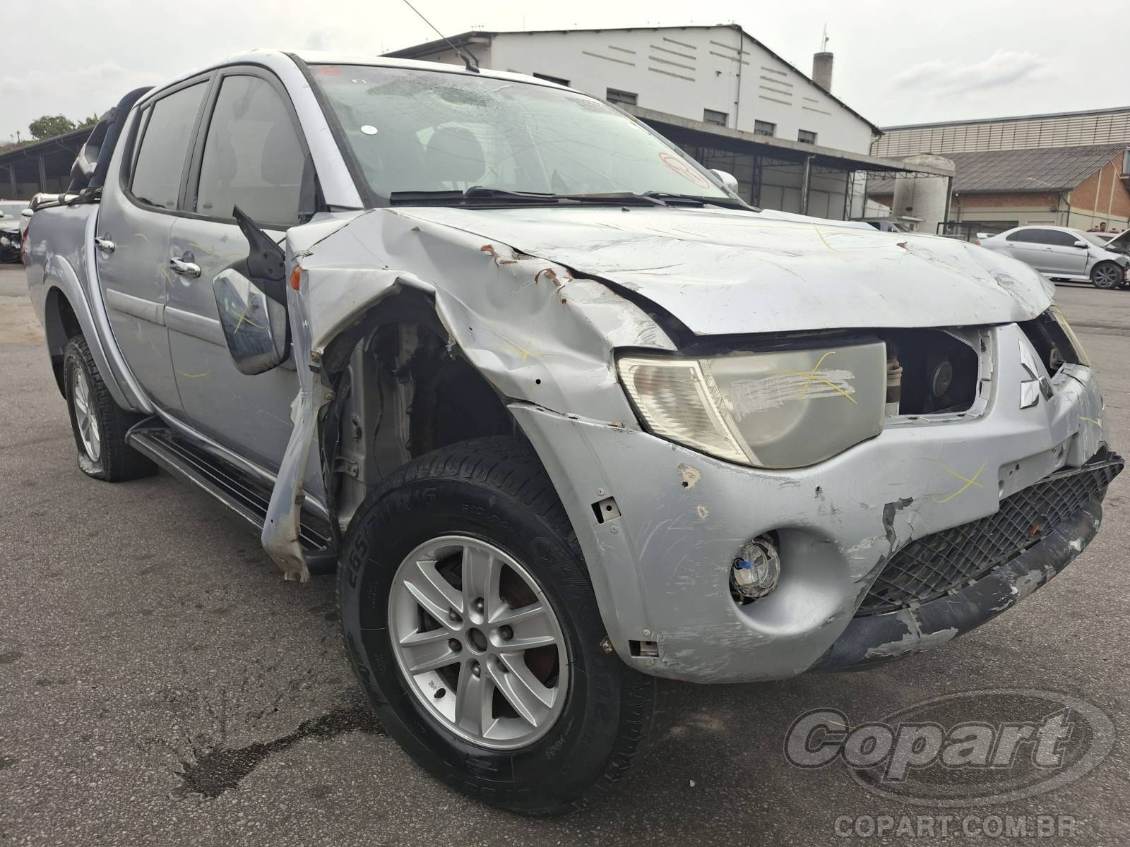 Veículo Mitsubishi L200 Mitsubishi L200 Triton HPE 3.2 Turbo 2010 Colisão 2010 em leilão