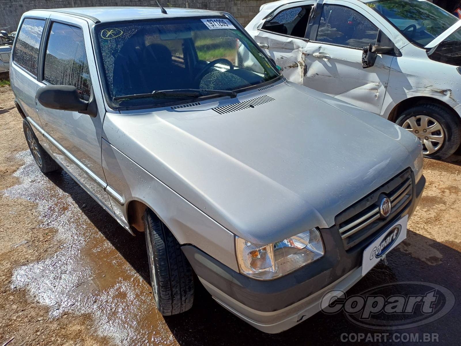 Veículo Fiat Uno Fiat Uno Mille Fire Economy 1.0 2012 Colisão Média Monta 2012 em leilão