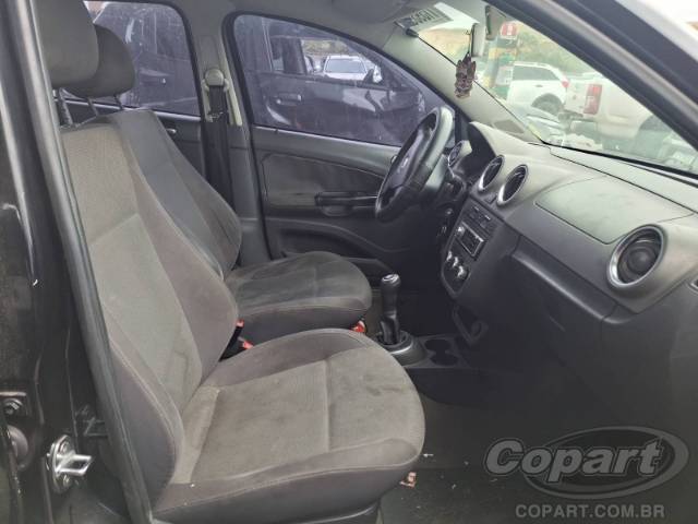 2010 VOLKSWAGEN VOYAGE 