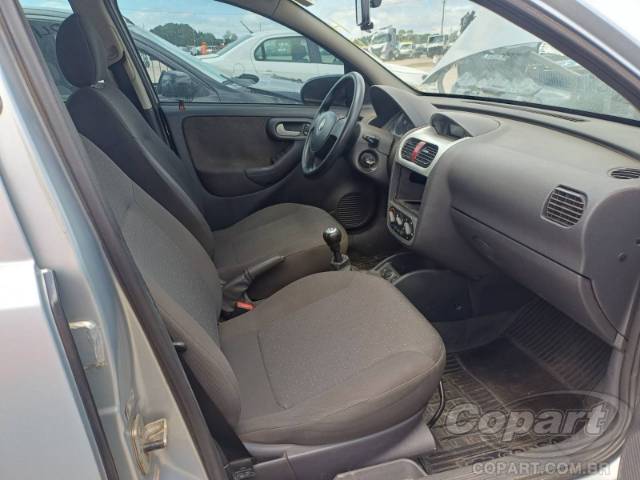 2010 CHEVROLET CORSA SEDAN 