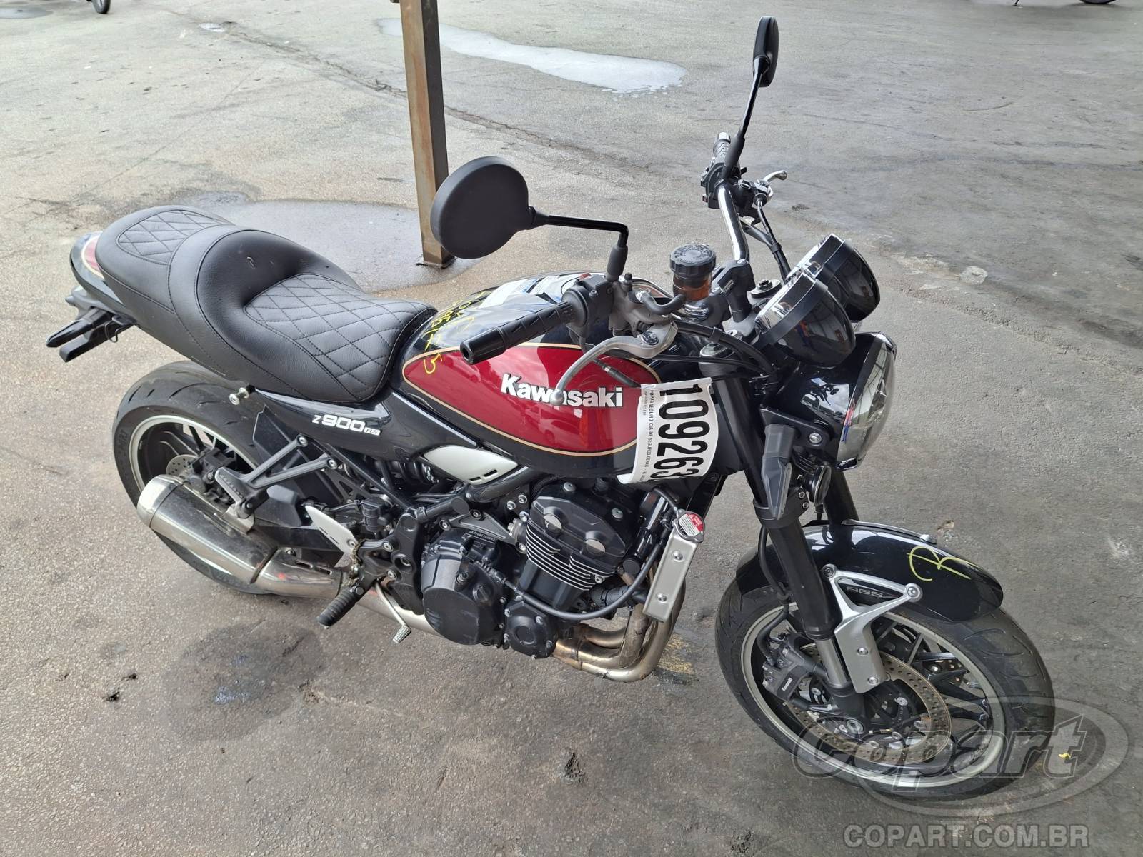 KAWASAKI Z900 2022 Motor dá partida e engrena