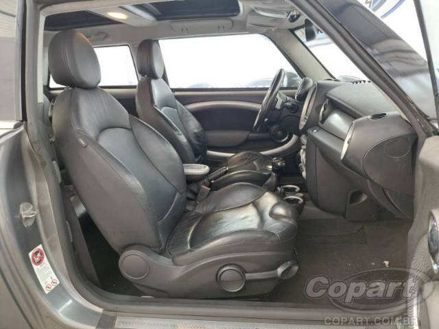 2010 MINI COOPER 