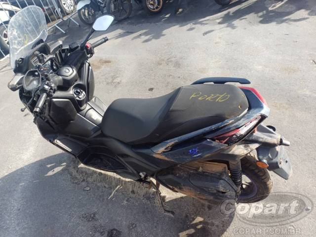 2025 YAMAHA XMAX 