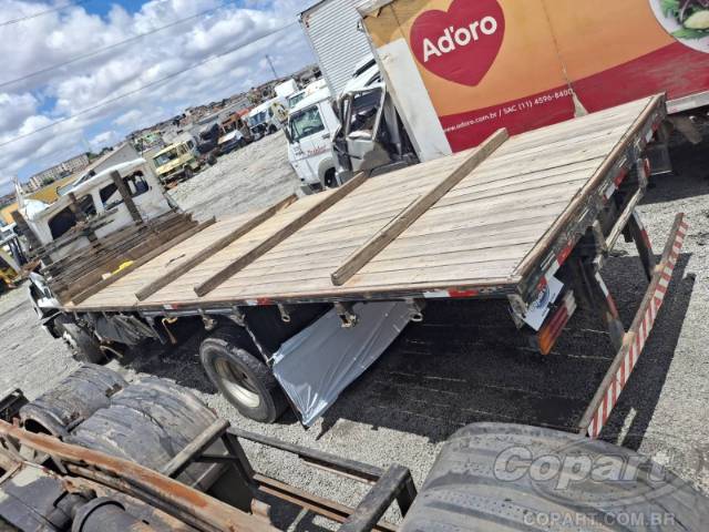 2010 MERCEDES BENZ L-1318 