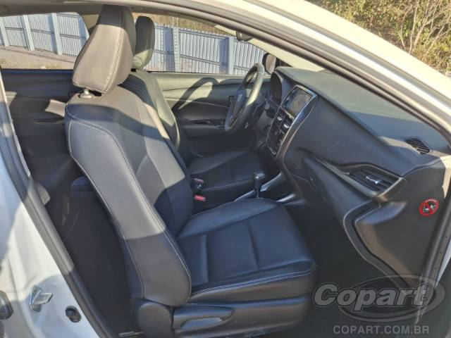 2024 TOYOTA YARIS SEDA 