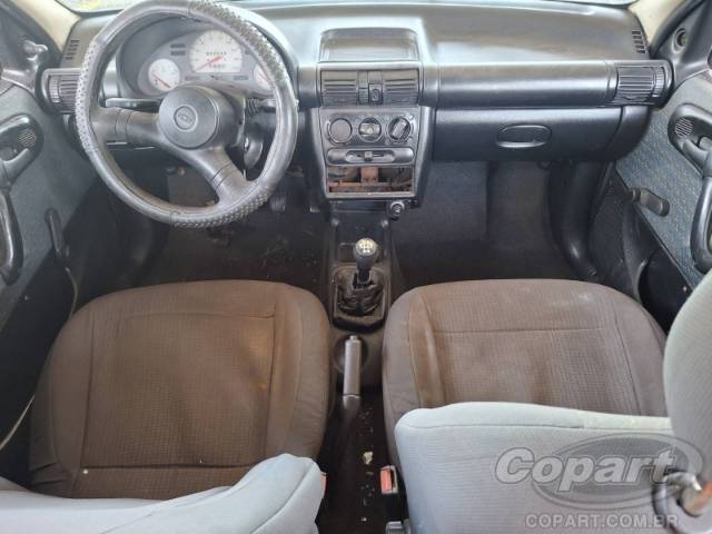 2001 CHEVROLET CORSA 