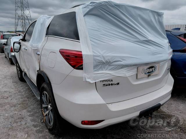 2016 TOYOTA HILUX SW4 