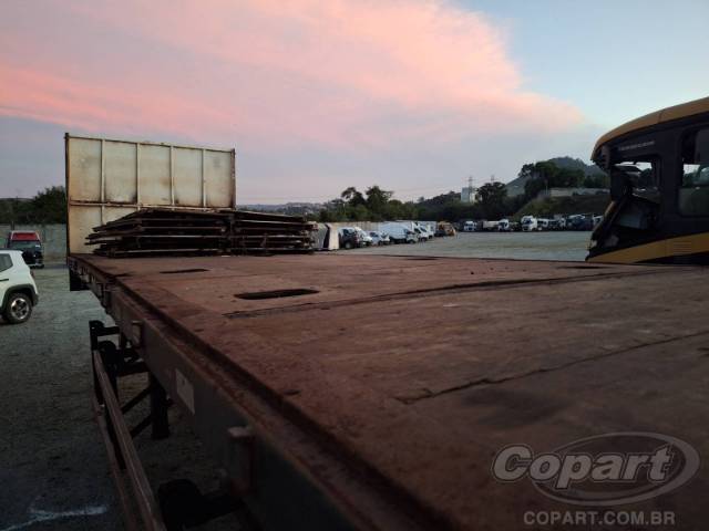 2015 GUERRA SEMI-REBOQUE 