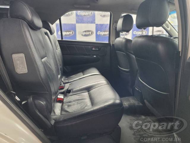 2015 TOYOTA HILUX SW4 