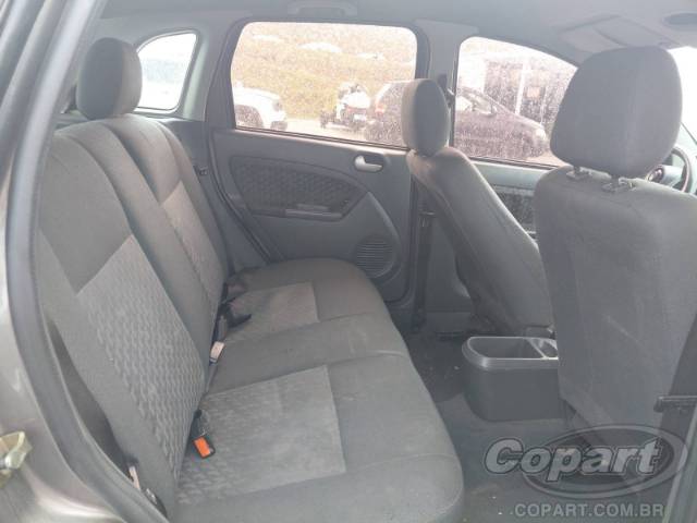 2004 FORD FIESTA 
