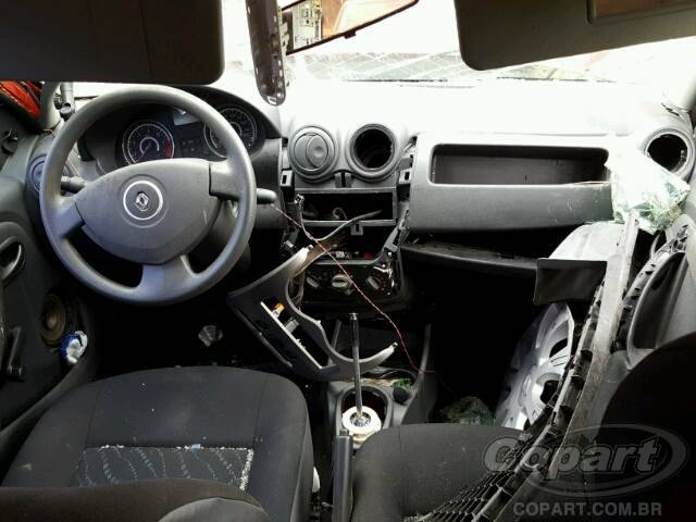 Foto 9 de 10: 2011 RENAULT LOGAN