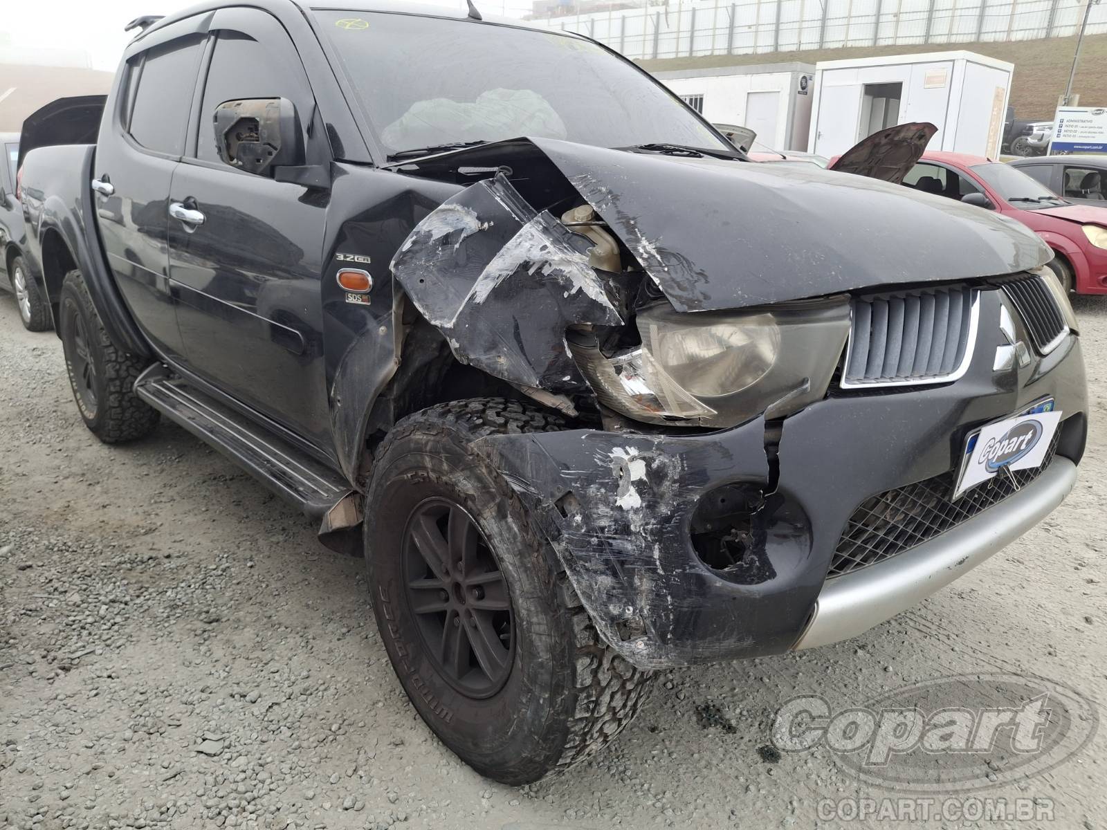 Mitsubishi L200 Triton 2010 em leilão