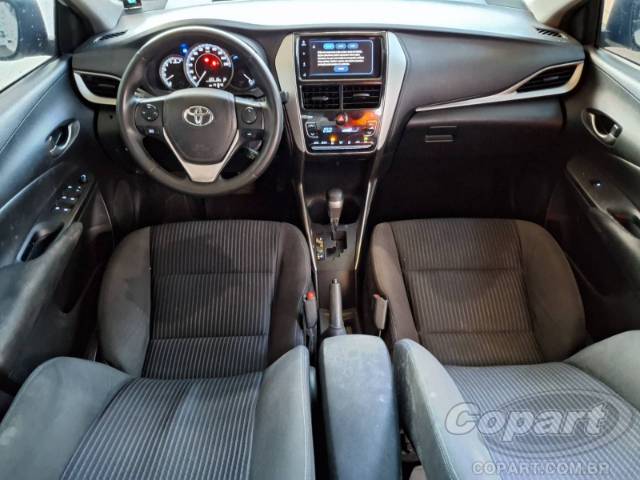2022 TOYOTA YARIS SEDA 