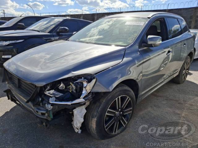 2017 VOLVO XC60 