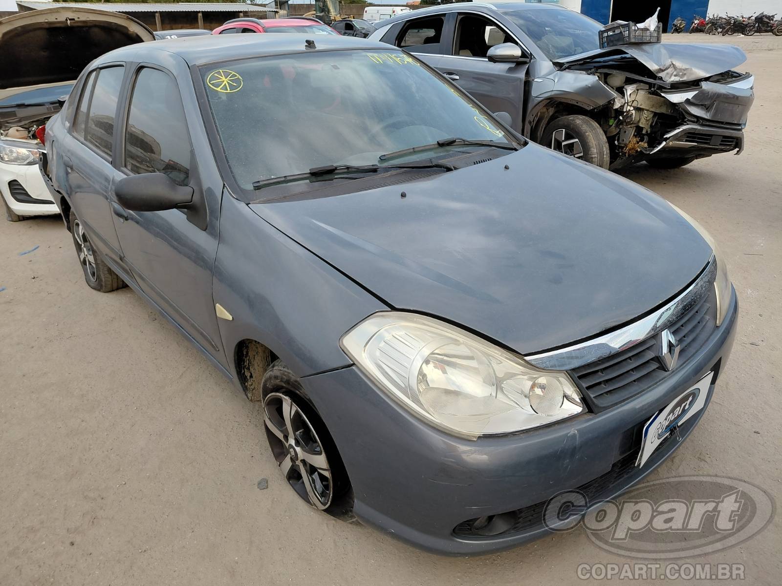 Renault Symbol 2010 em leilão