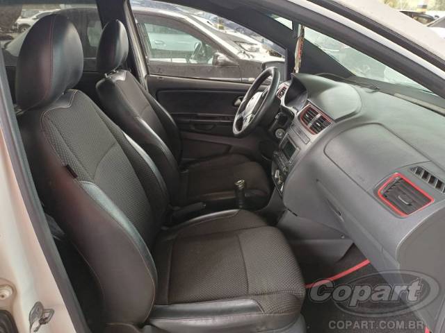 2014 VOLKSWAGEN FOX 