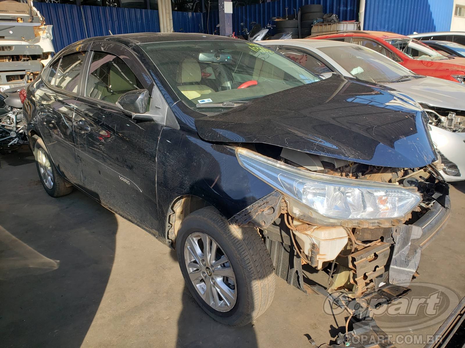Veículo Toyota Yaris Toyota Yaris Seda 2019 Colisão 2019 em leilão