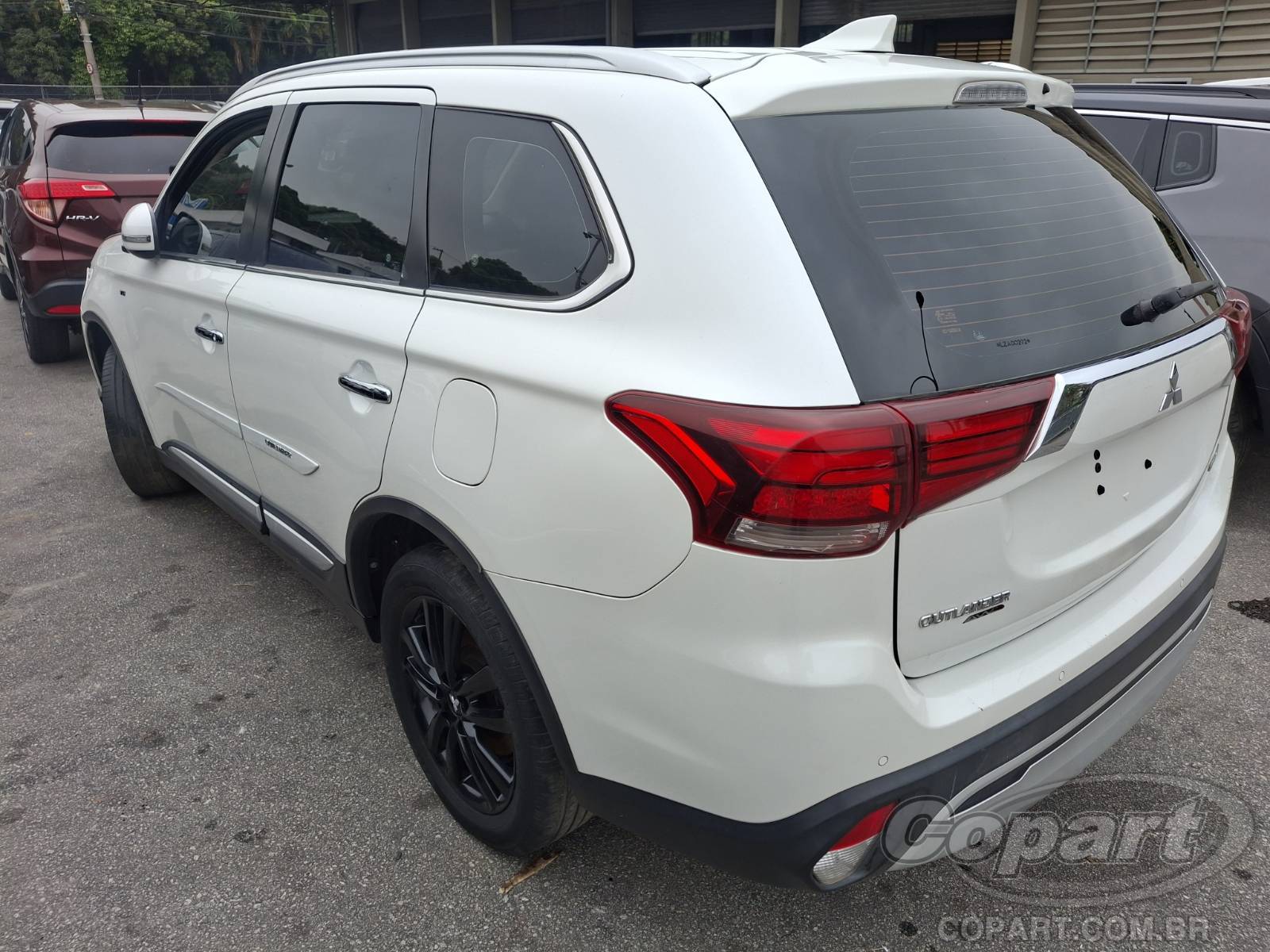 2020 MITSUBISHI OUTLANDER — foto 3 de 12