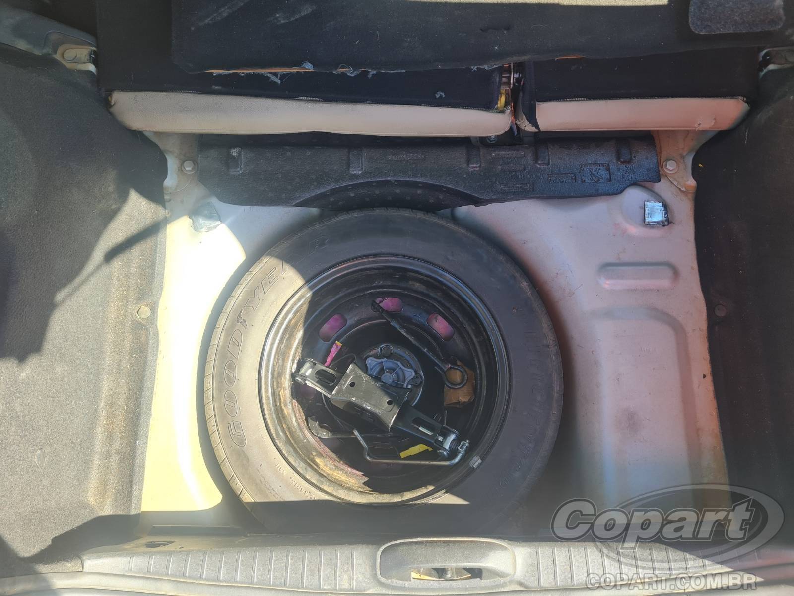 Foto 10 de 13: 2015 PEUGEOT 208
