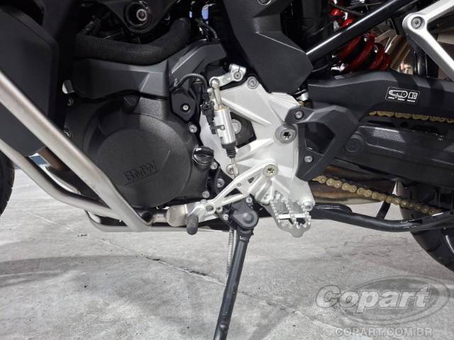 2025 BMW F 900 