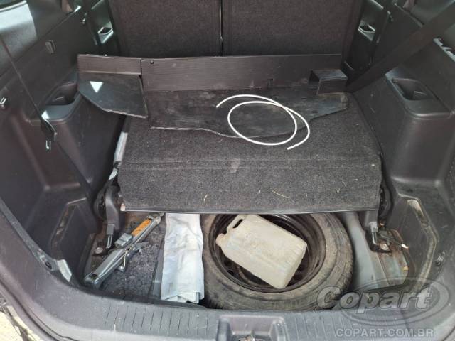 2014 NISSAN GRAND LIVINA 