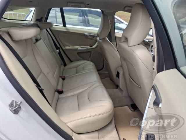 2015 VOLVO V60 