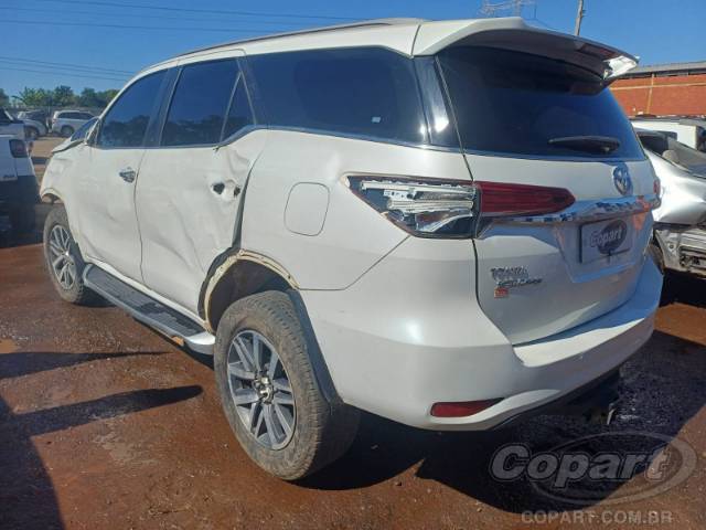 2017 TOYOTA HILUX SW4 