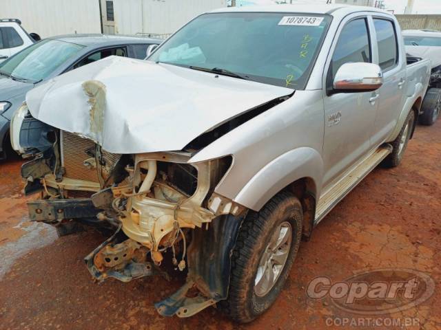 2014 TOYOTA HILUX CD 