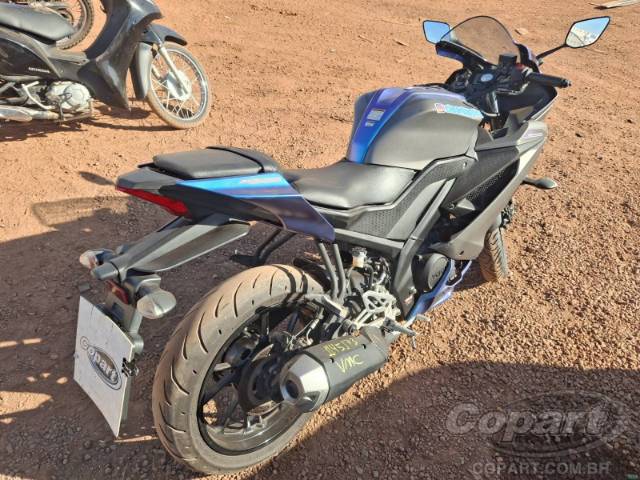 2025 YAMAHA YZF R15 