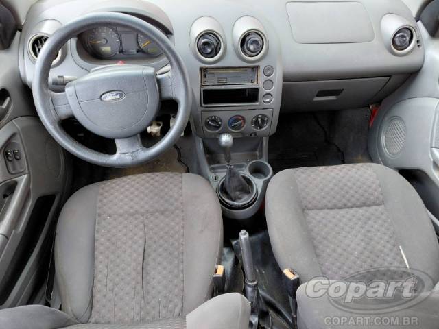 2005 FORD FIESTA 