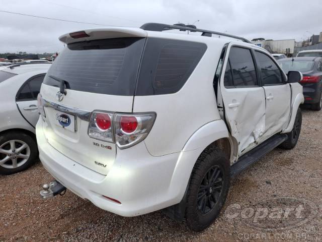 2015 TOYOTA HILUX SW4 