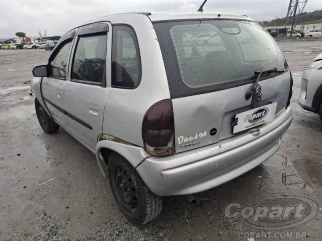 2002 CHEVROLET CORSA 