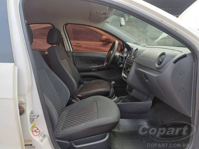 2015 VOLKSWAGEN VOYAGE 