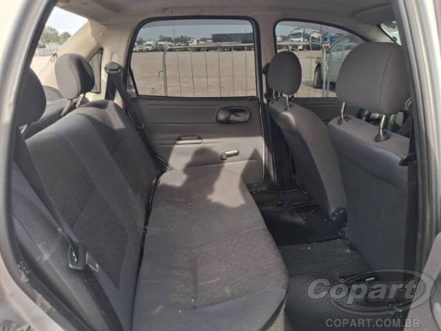 2004 CHEVROLET CORSA SEDAN 