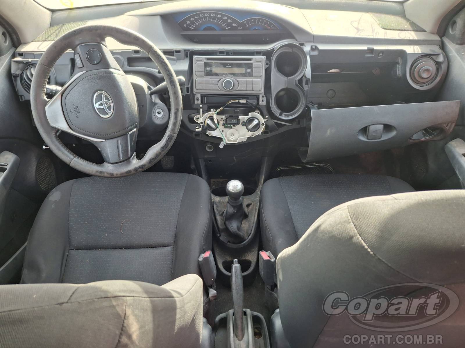 2016 TOYOTA ETIOS SEDA — foto 9 de 11