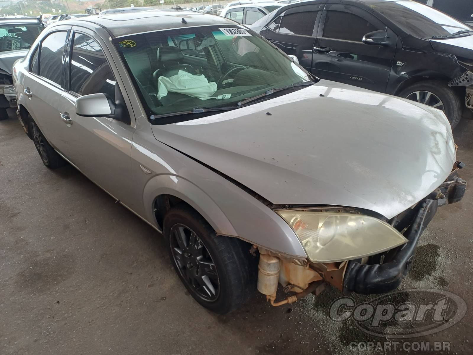 Veículo Ford Mondeo Ford Mondeo Ghia 2.0 16V 2006 2006 em leilão