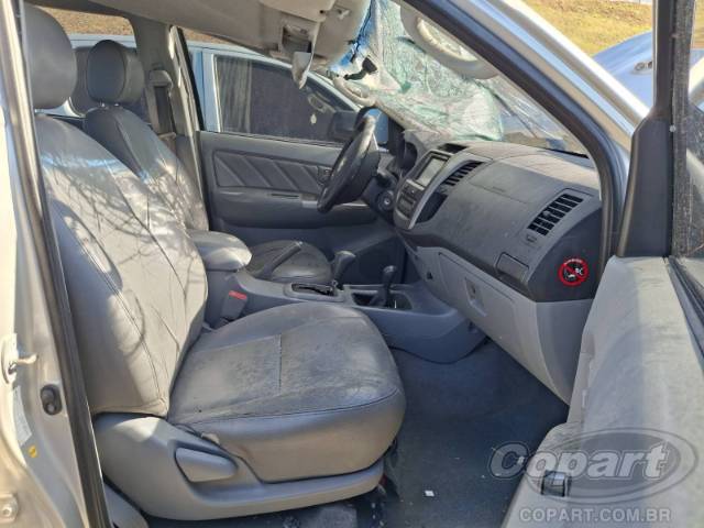 2011 TOYOTA HILUX CD 