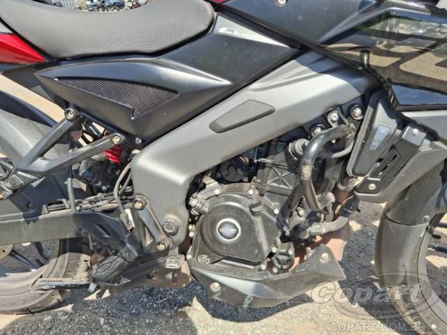 2025 BAJAJ DOMINAR 