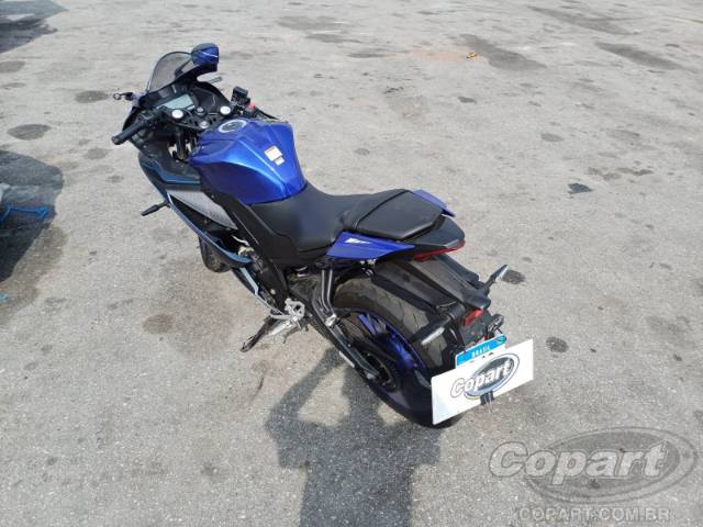 2025 YAMAHA YZF R15 