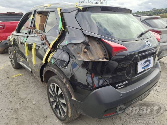 2017 NISSAN KICKS 