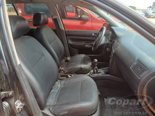 2005 VOLKSWAGEN GOLF 