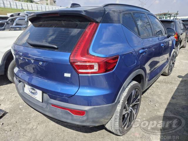 2021 VOLVO XC40 