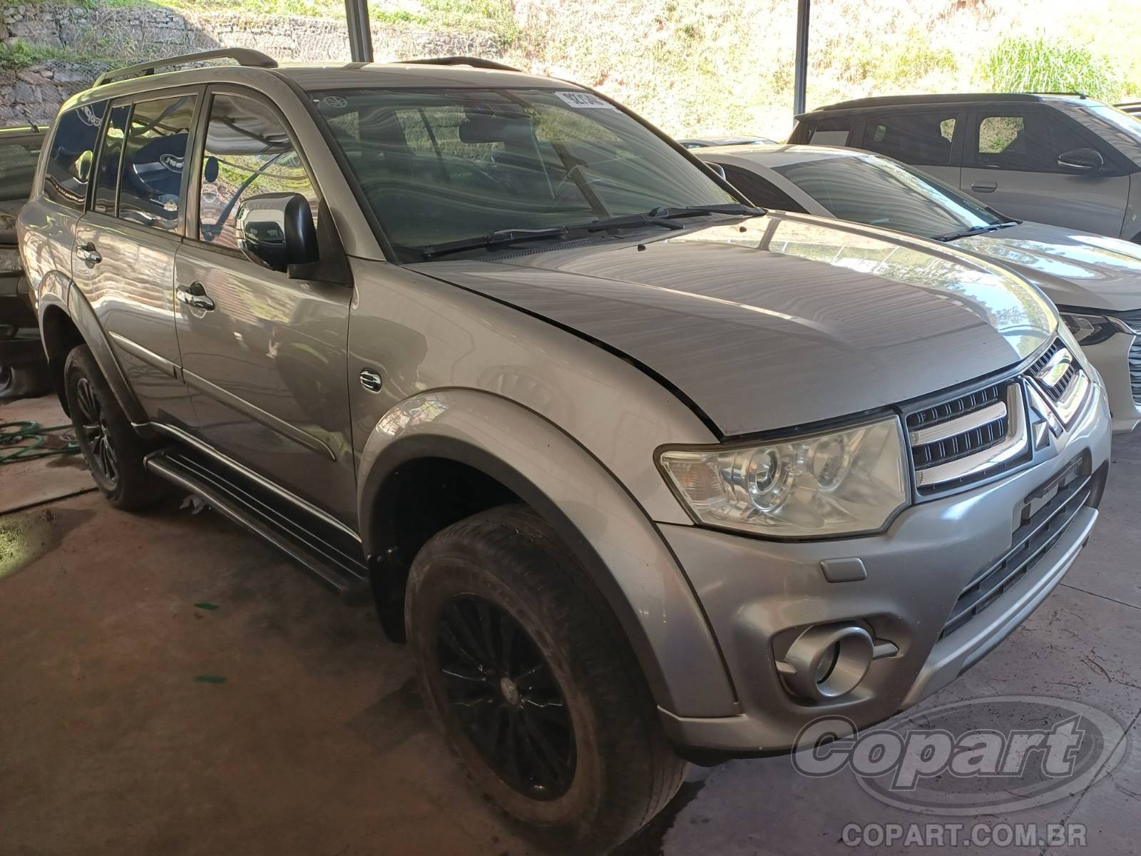 Veículo Mitsubishi PAJERO DAKAR MITSUBISHI PAJERO DAKAR HPE 3.2 TURBO 2014 2015 em leilão